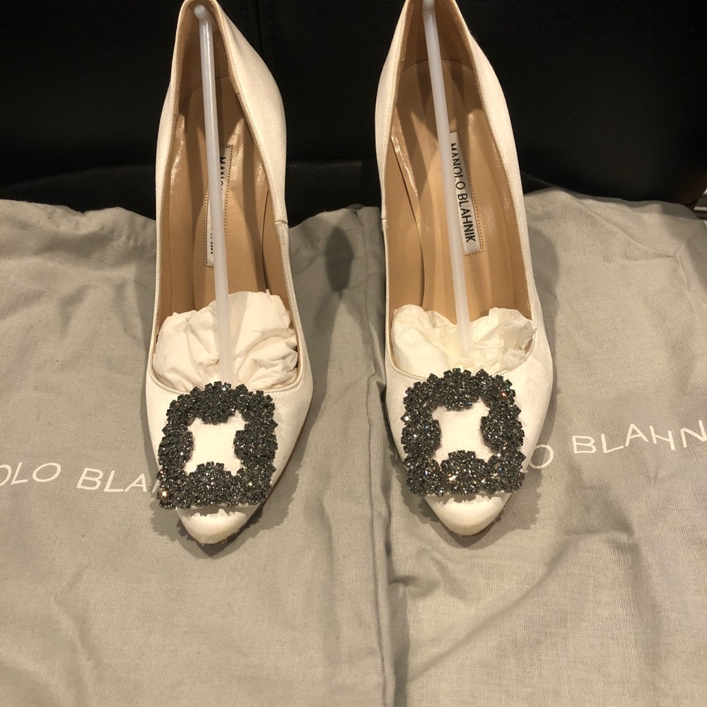Manolo Blahnik Hangisi 105 mm Satin Pump